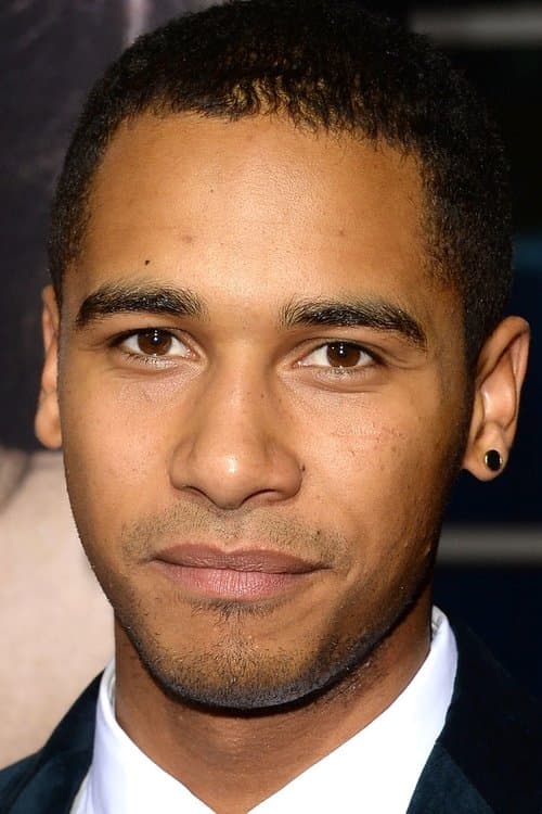 Elliot Knight Profile