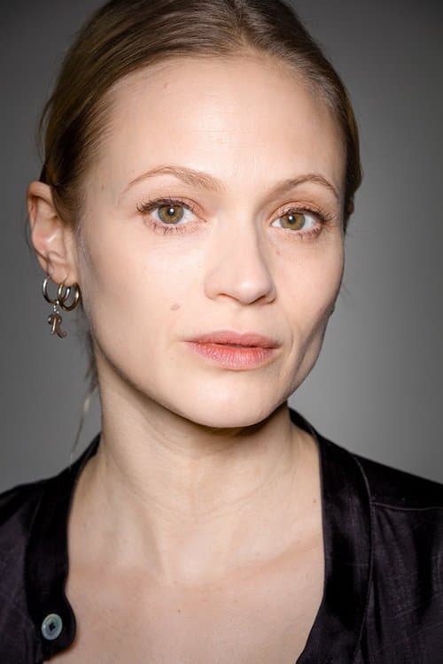 Mavie Hörbiger Profile