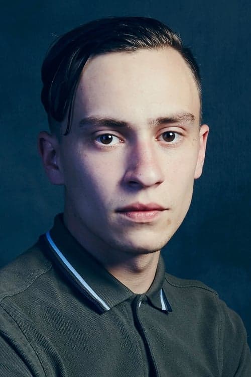 Keir Gilchrist Profile